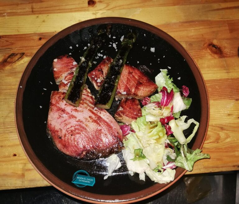 atun rojo a la plancha 1 768x655