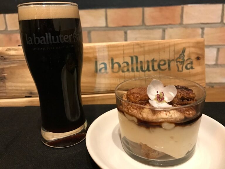 zaina y tiramisu maridaje 1 768x576