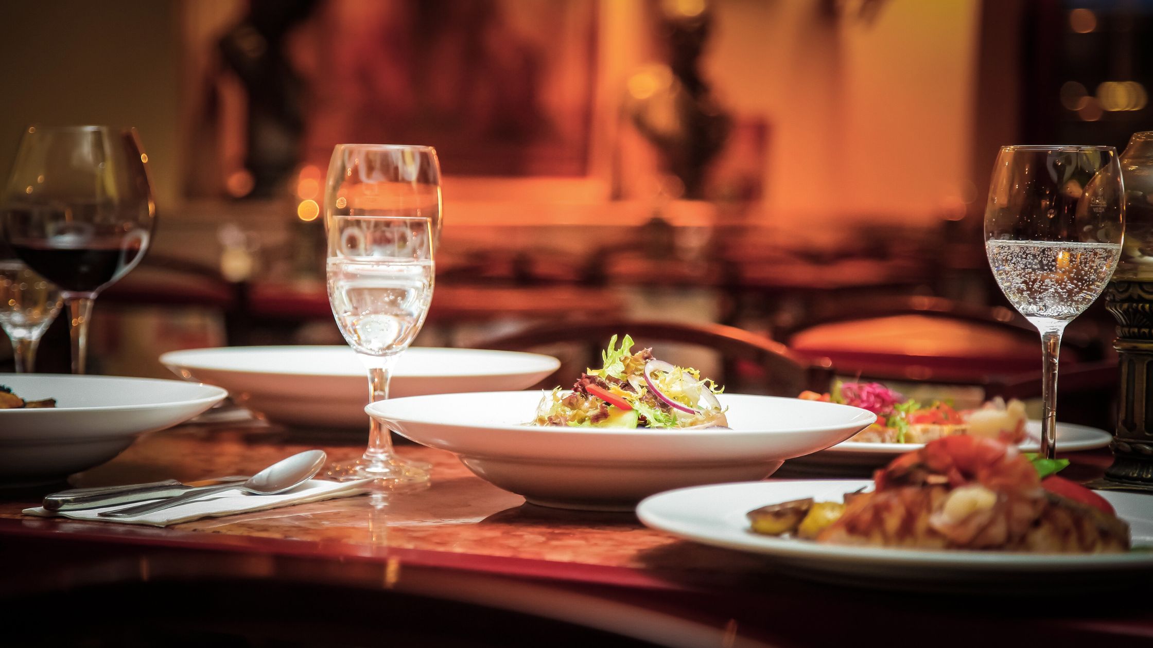 Top 10 Restaurantes Tradicionales de Badajoz: Un Viaje Gastronómico por la Capital Extremeña