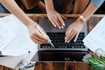 Servicios que ofrecen los coworkings en la ciudad